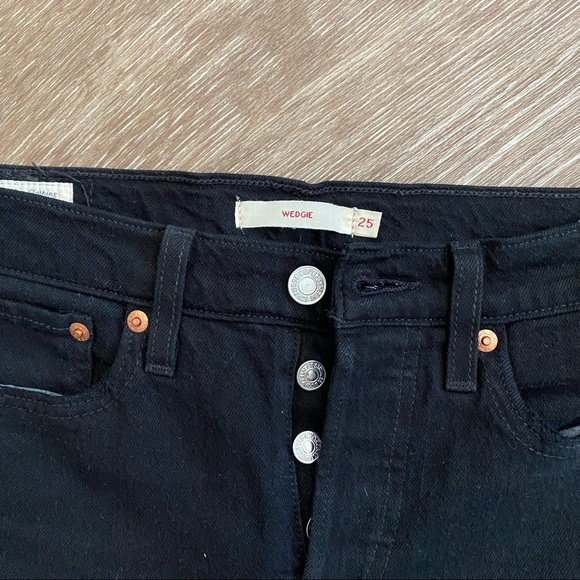 LEVI'S WEDGIE FIT JEANS - Picture 3 of 4